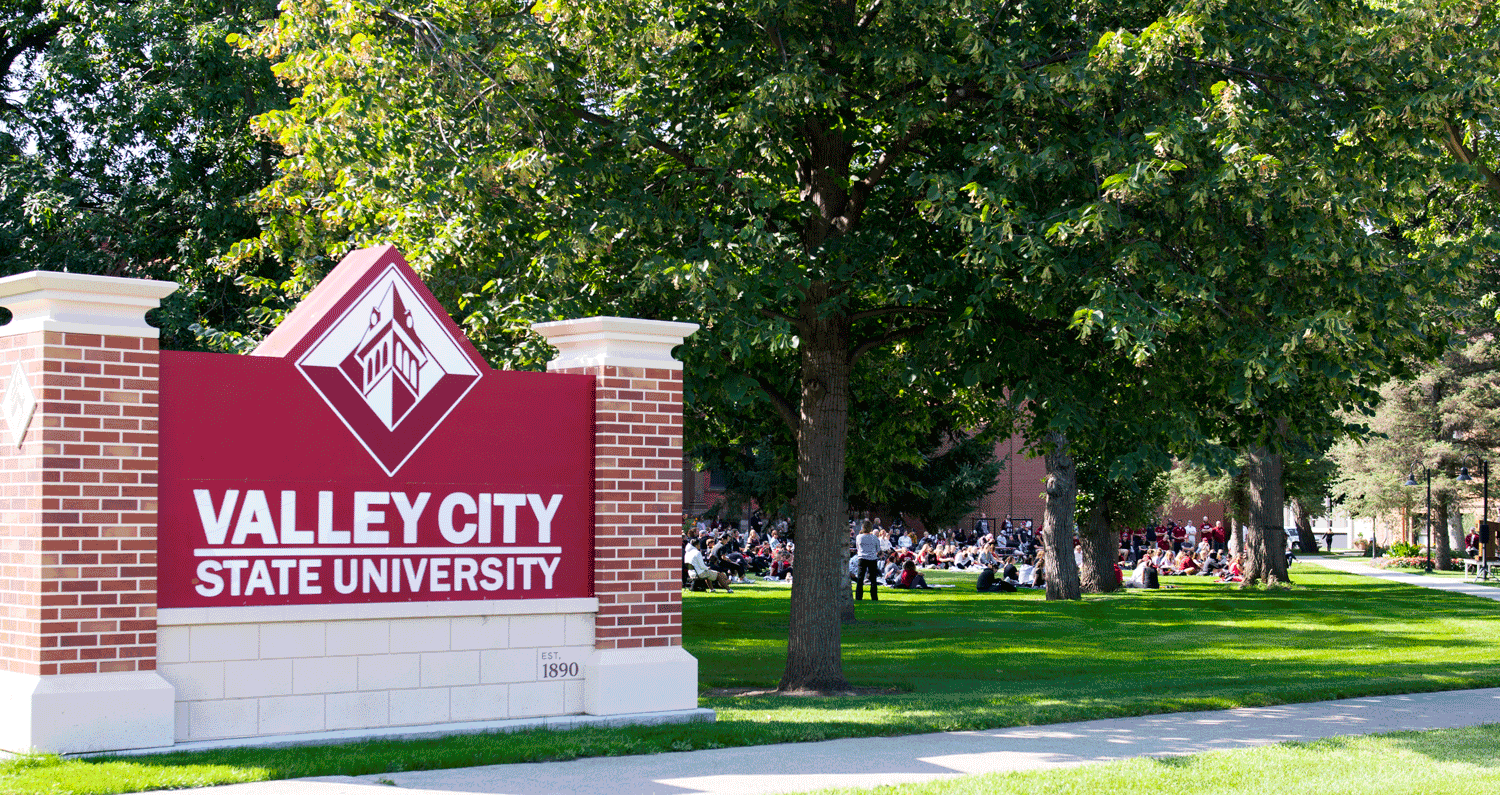 VCSU campus with students during convocation