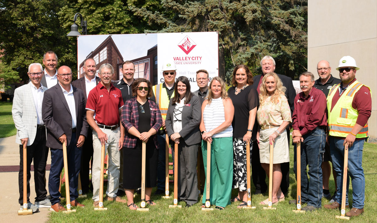 A group of VCSU faculty, staff and community members at the groundbreaking event. 