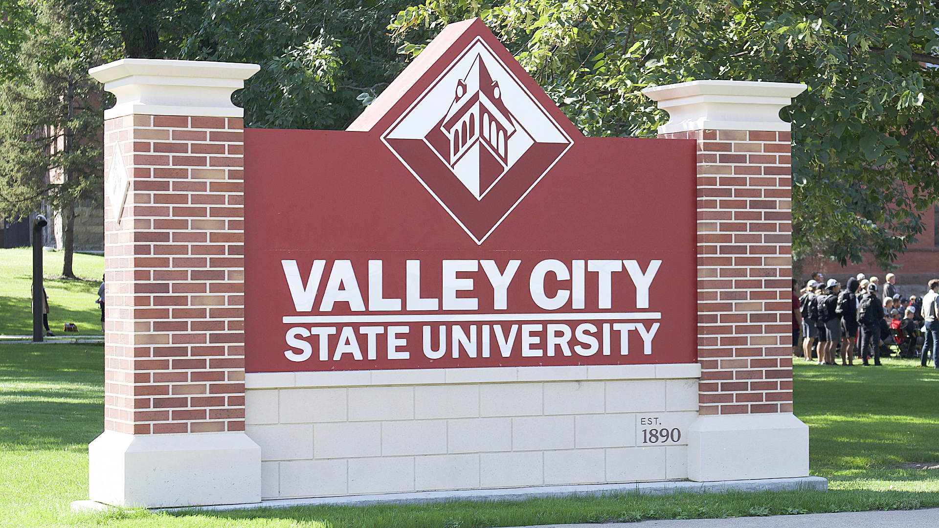 Valley City State University sign welcoming visitors to campus
