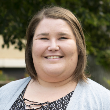 Headshot of woman (Erin Edinger)