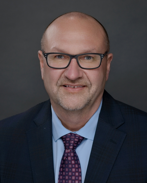 Allen Burgad headshot photo