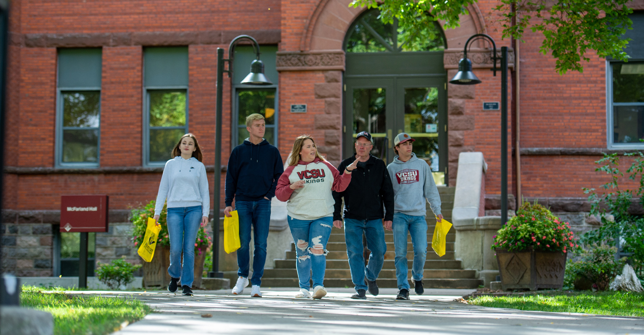 VCSU education major giving tour