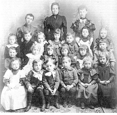 The first kindergarten in Valley City, 1892.