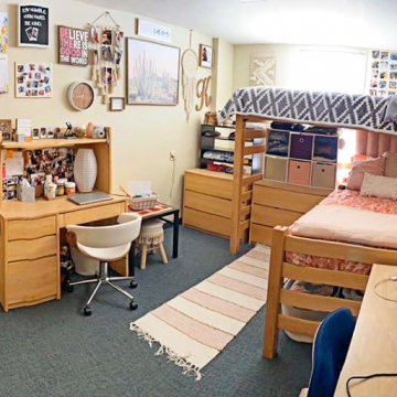 Double occupant dorm room in Kolstoe Hall