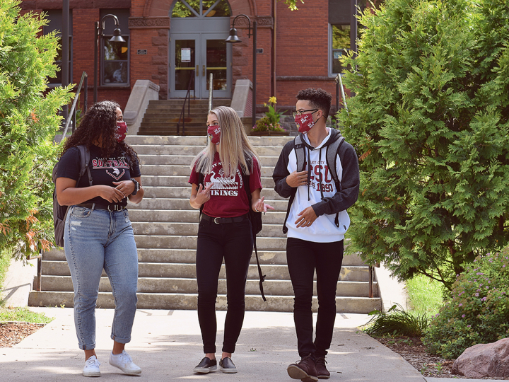 VCSU students wearing facemasks