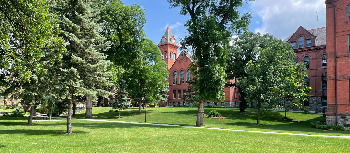 McFarland Hall at Valley City State University in the summer